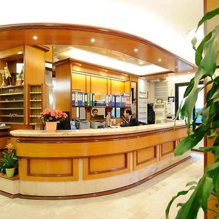 Hotel Adler Alassio Exterior foto