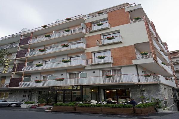 Hotel Adler Alassio Exterior foto