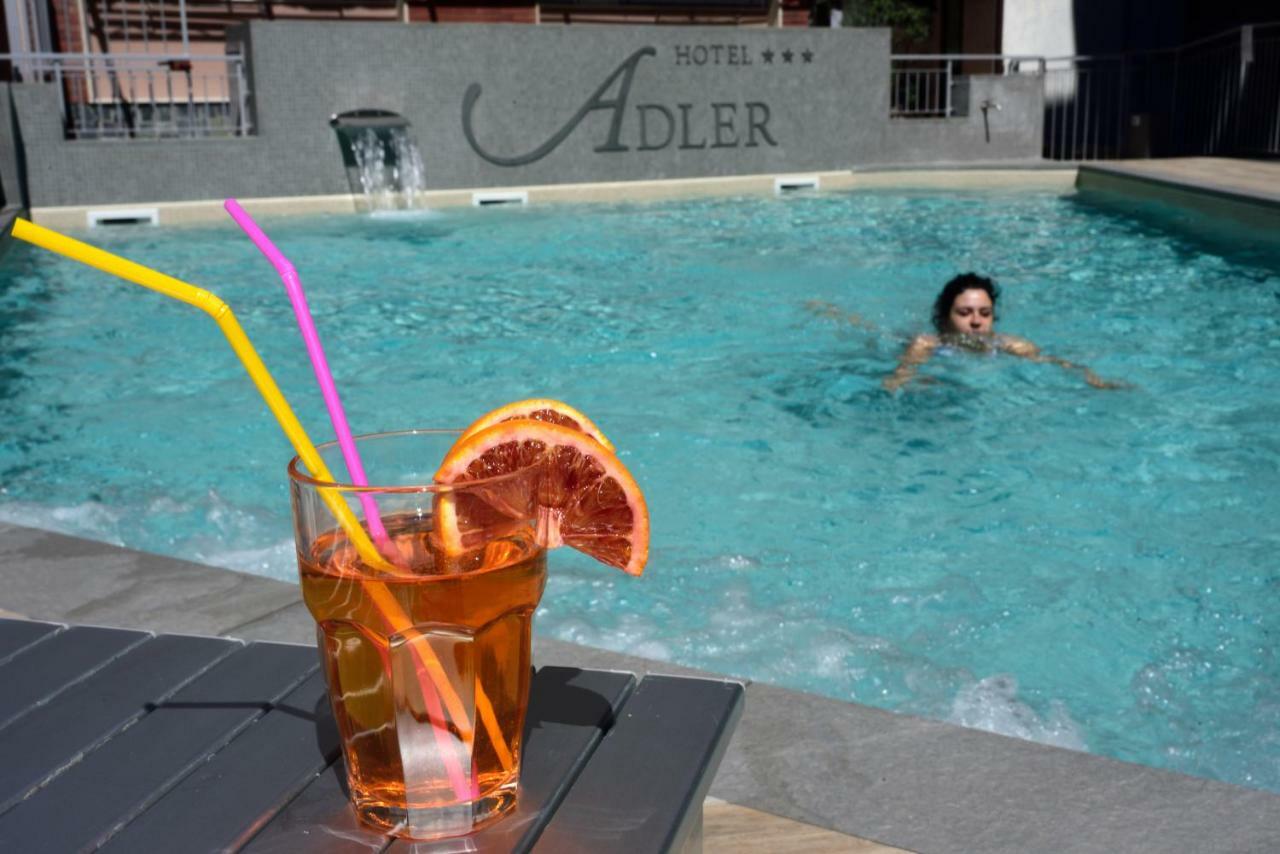 Hotel Adler Alassio Exterior foto